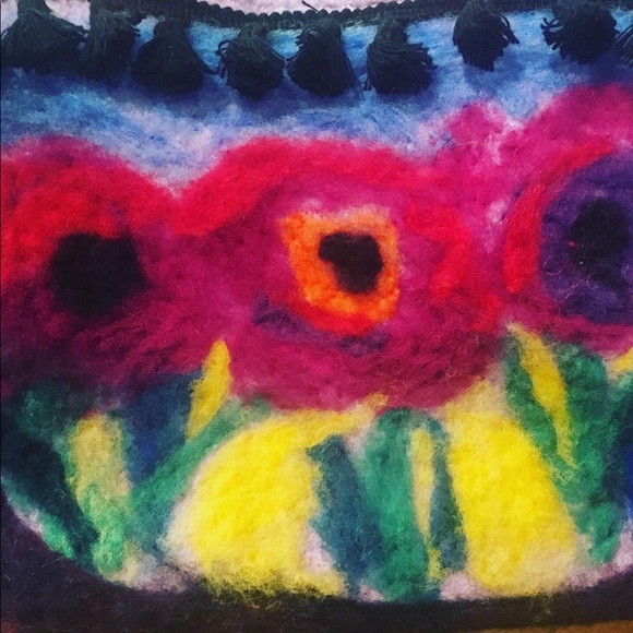 Handmade wool felted handbags - Picture 5 of 5